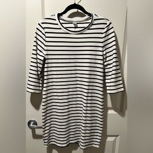 Old Navy Black and White Striped Long Sleeve Dress